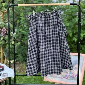 Mata Traders plaid skirt!